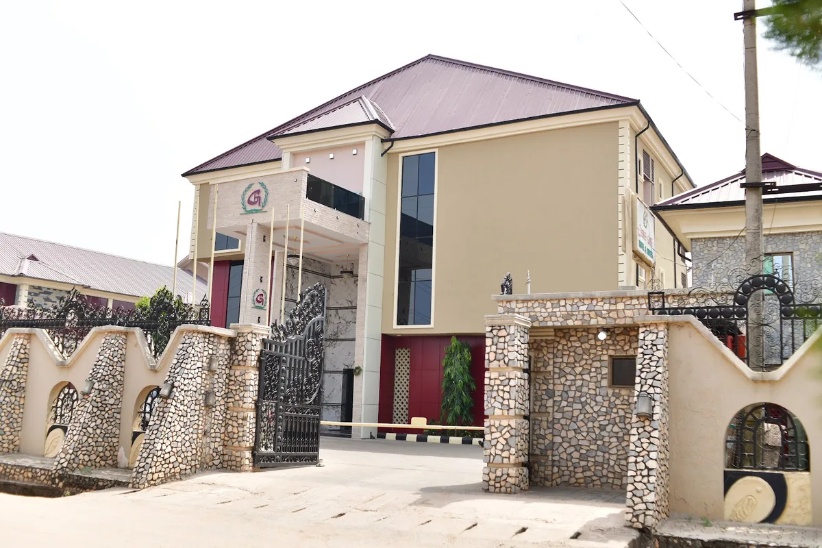 Choice Gate Hotel and Suites — photo