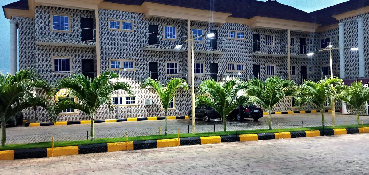 Rotana Hotel, Fate Road — photo