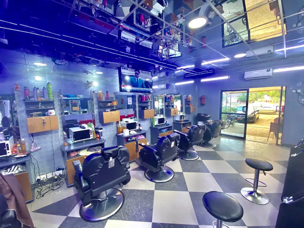 Kakaaki Barber's & Women's Salon — photo