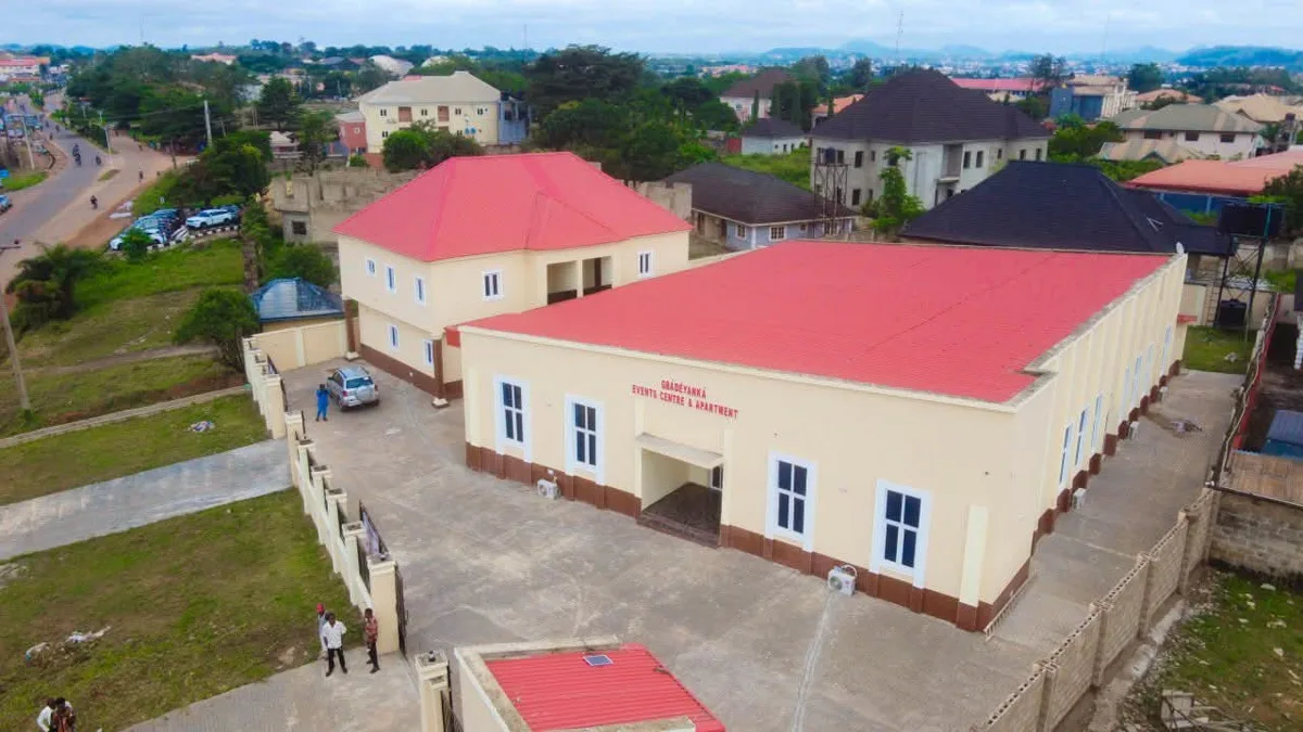 GBADEYANKA EVENT CENTER AND APARTMENT — photo
