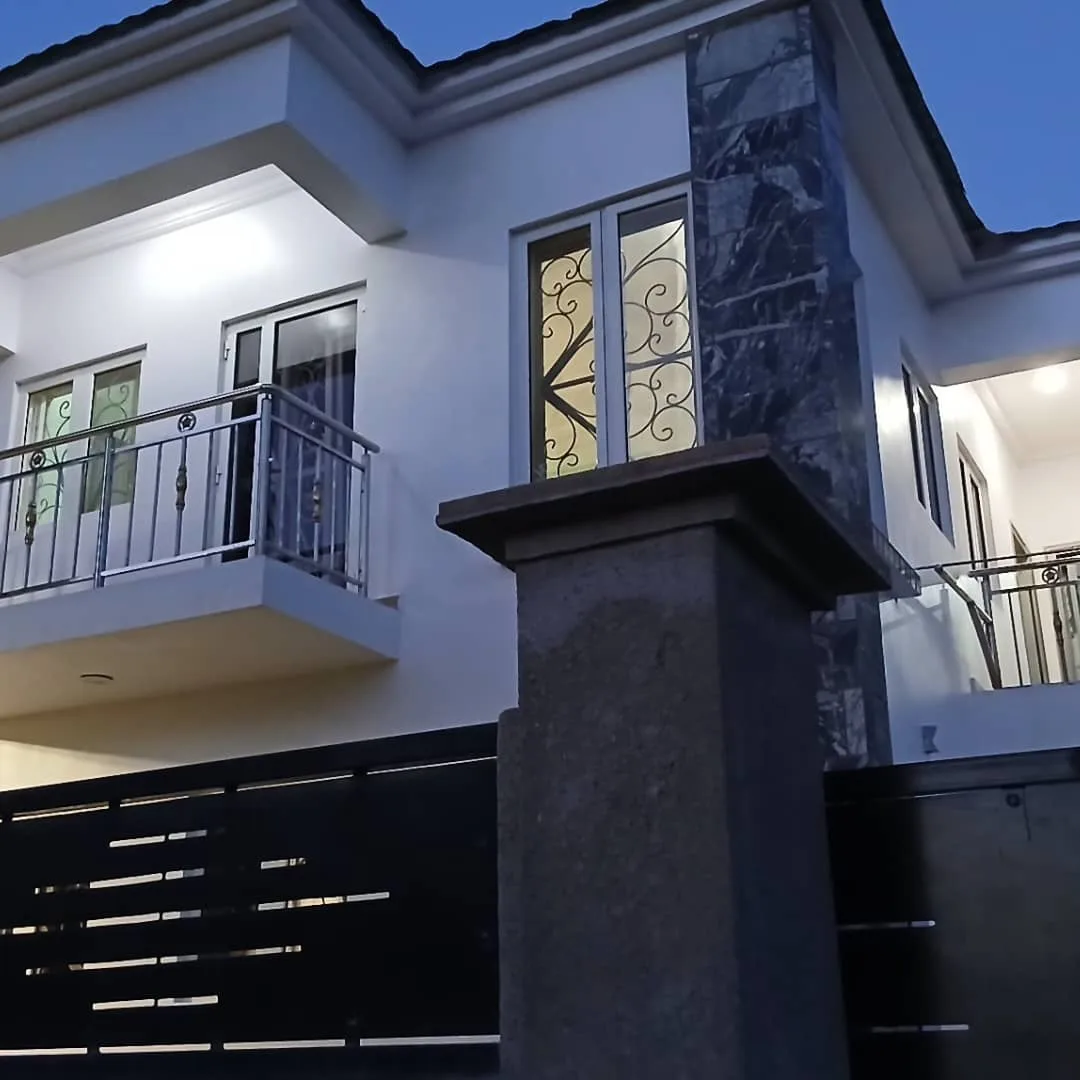 CORA HOMES JOS — photo