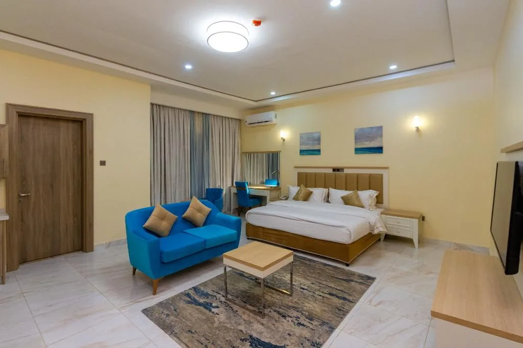 HERA HOSPITALITY LIMITED photo 2