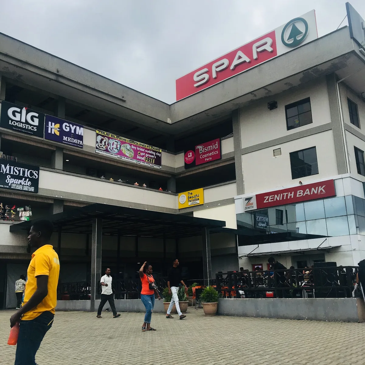 Tejuosho Ultra-Modern Shopping Centre — photo