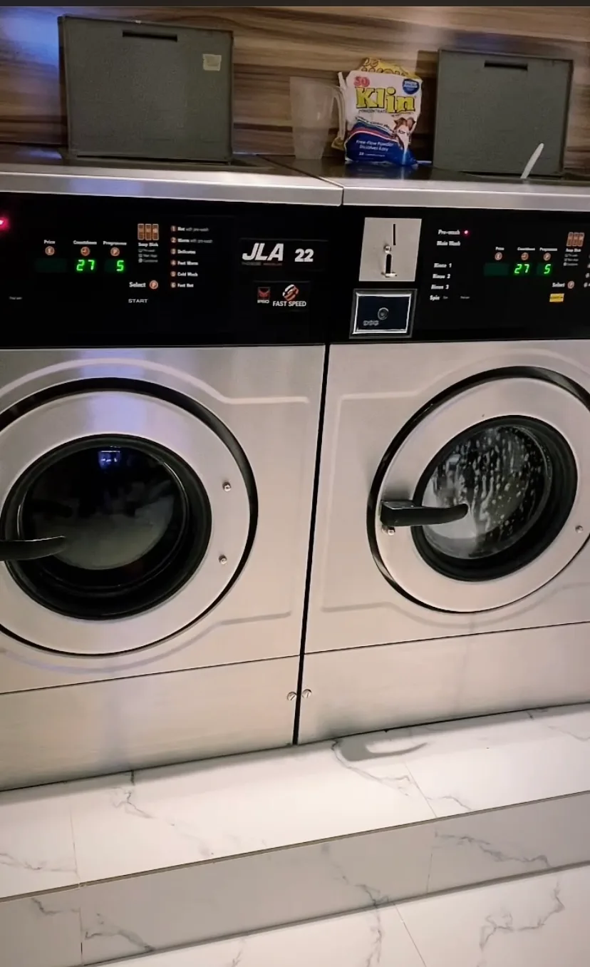 Oasis Laundromat, 2nd Ugbor — photo