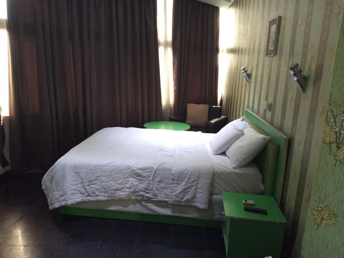 Greenwood Court Hotel and Suites photo 2