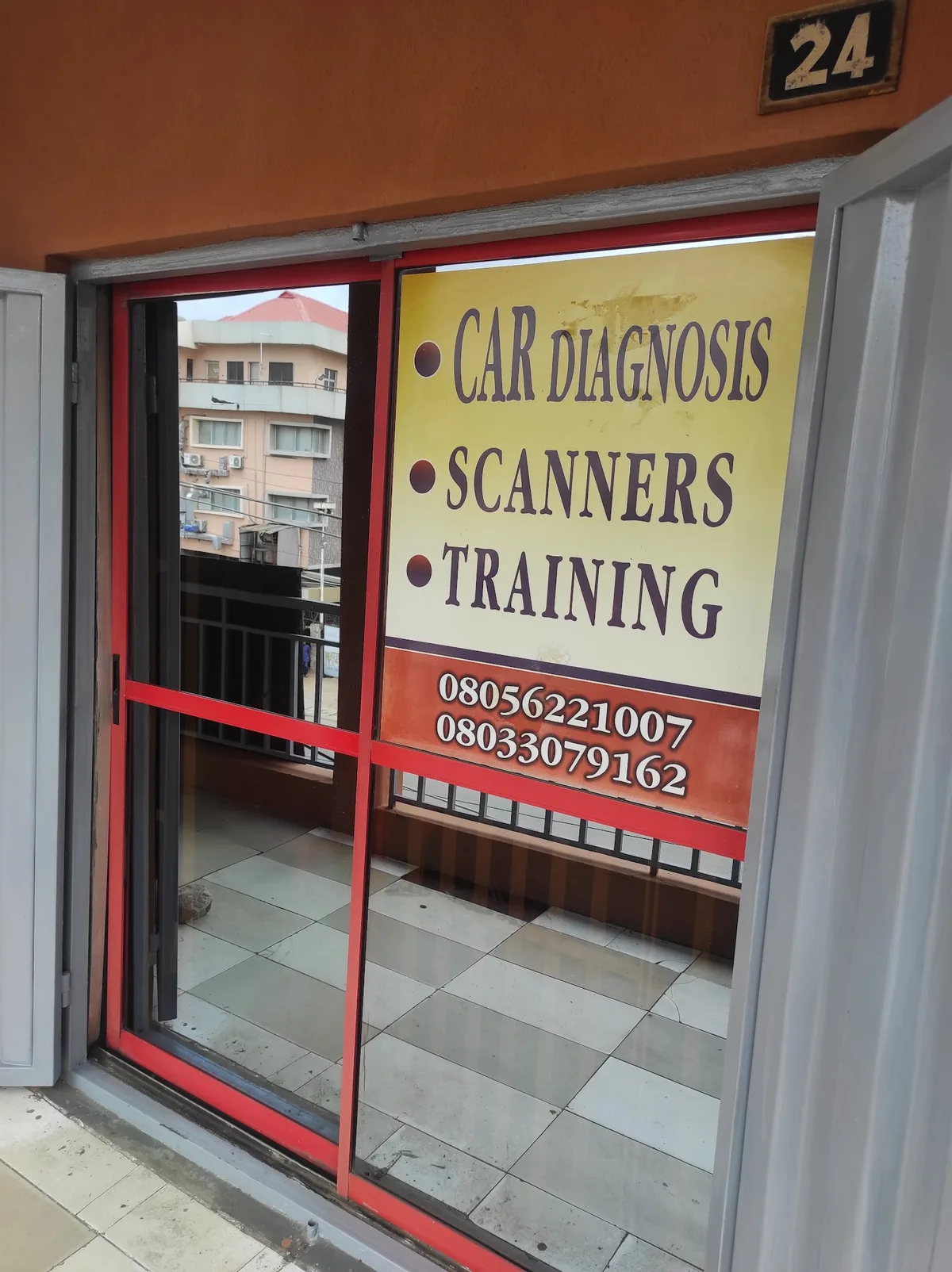 Automobile and Mechanic Workshop, Tools, Equipment in Nigeria — photo