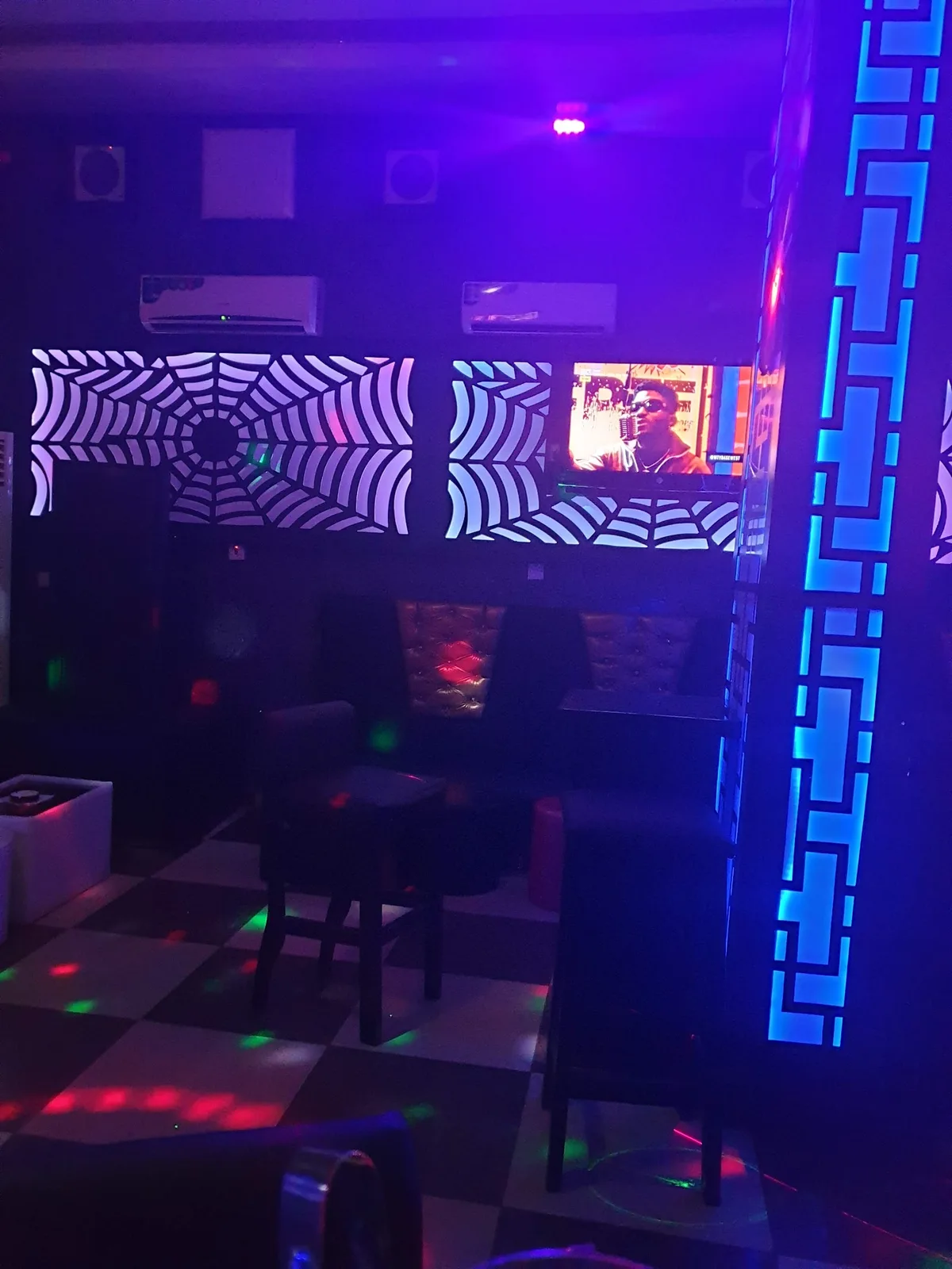 Vault lounge — photo