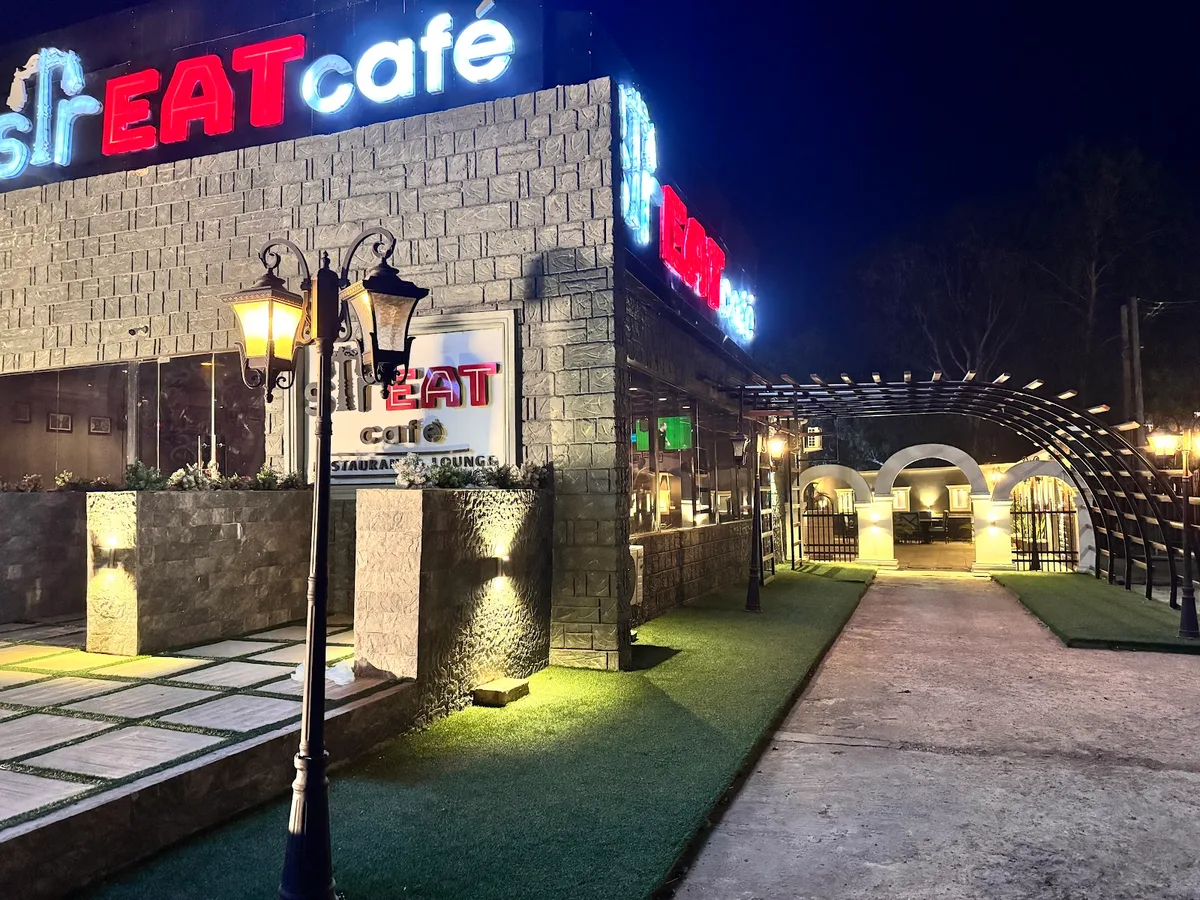 StreEAT Cafe State Road Kano — photo