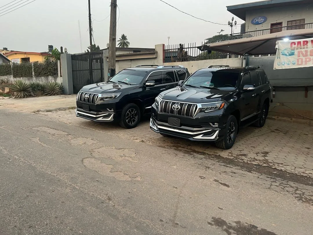 DEWAXY CAR AND BUS RENTALS — photo