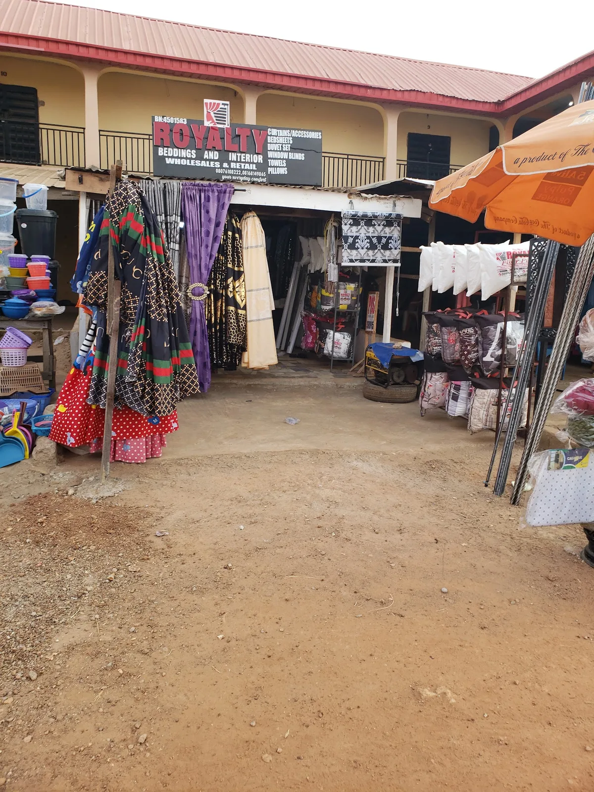 Mandate Market — photo