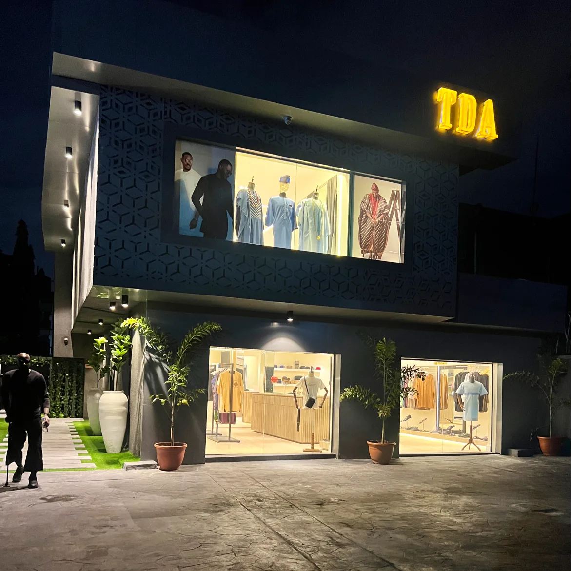 TDA COUTURE — photo