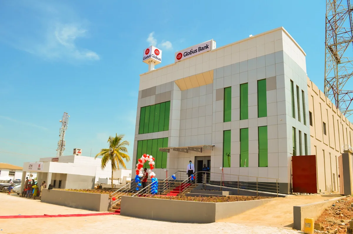 Globus Bank — photo