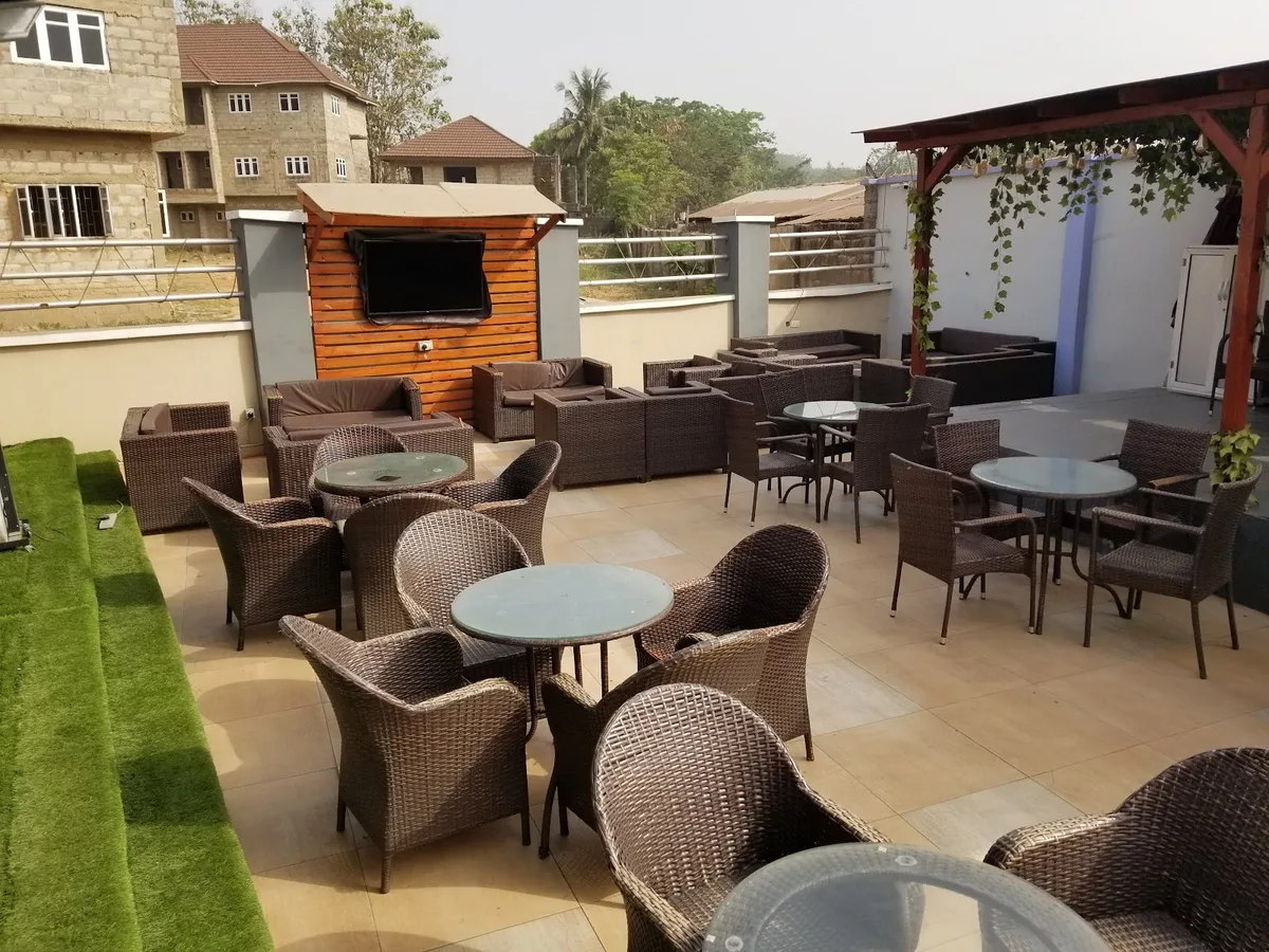 Cruzer Lounge & Bistro — photo