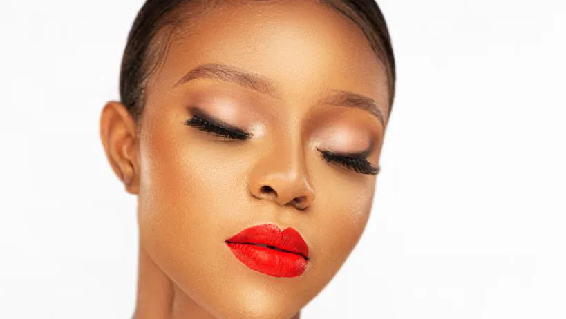 Professional Makeup Artist in Ibadan — photo