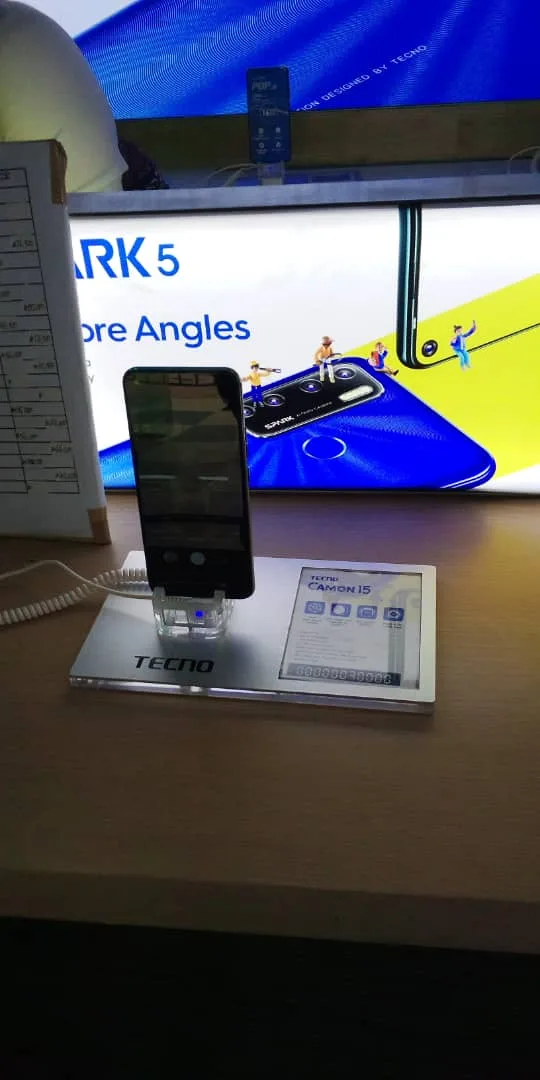 Samsungg Cares — photo