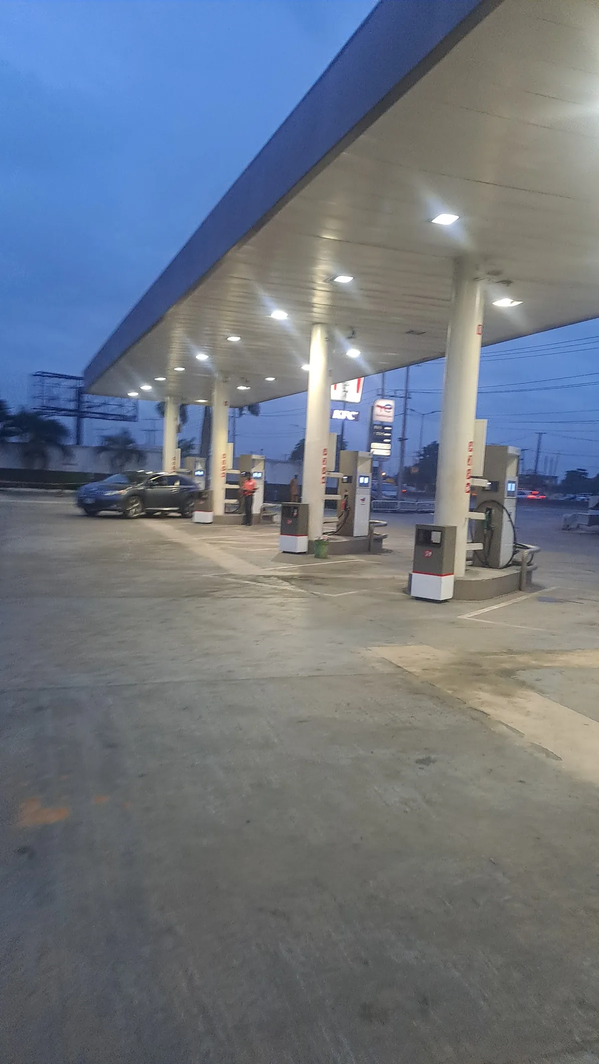 Total Energies Filling Station,Berger — photo