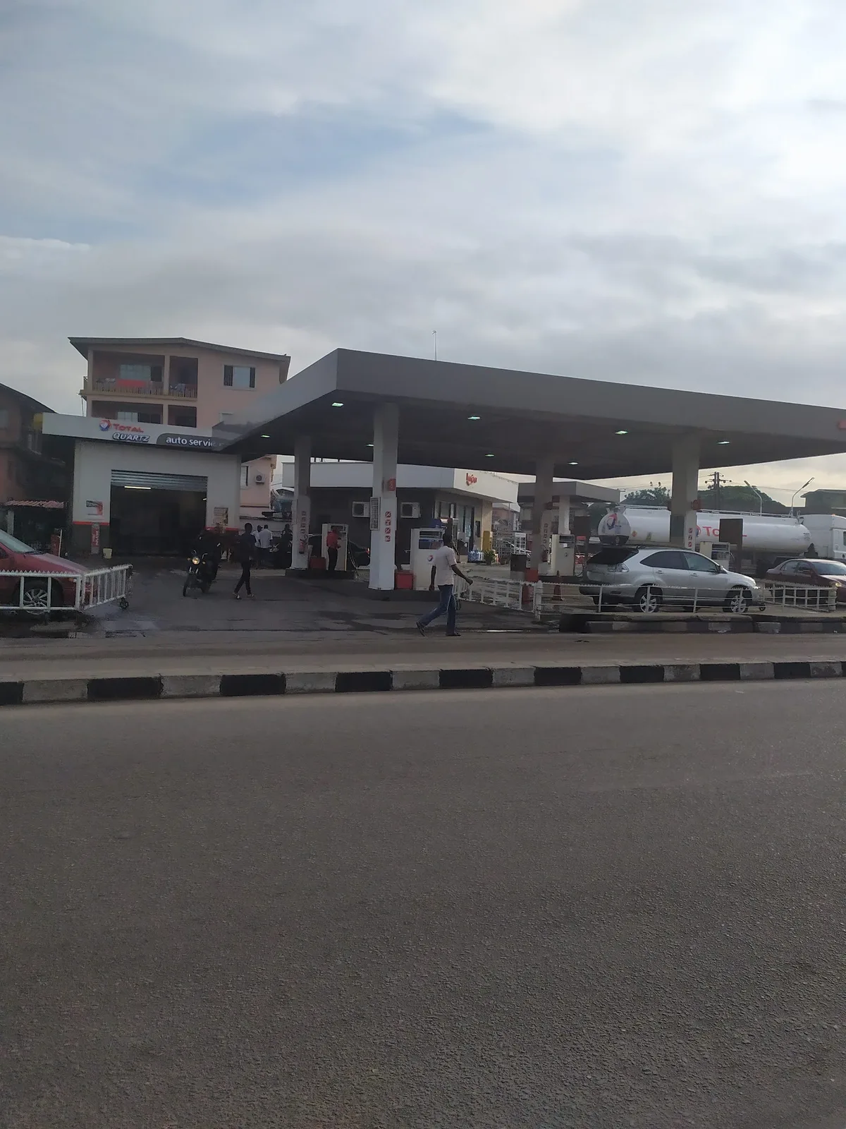 Total Petrol Station — photo