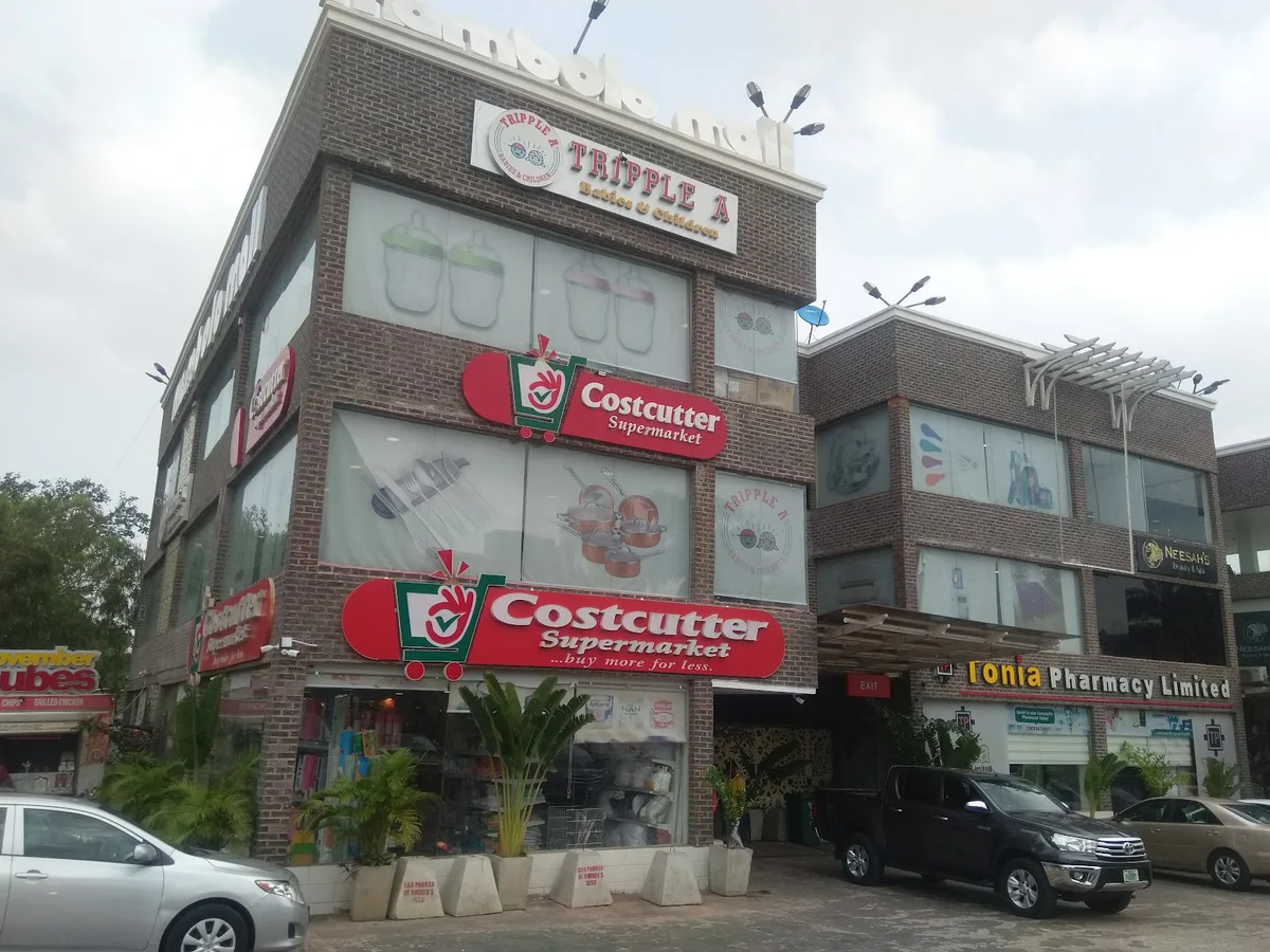 Mambolo Mall — photo
