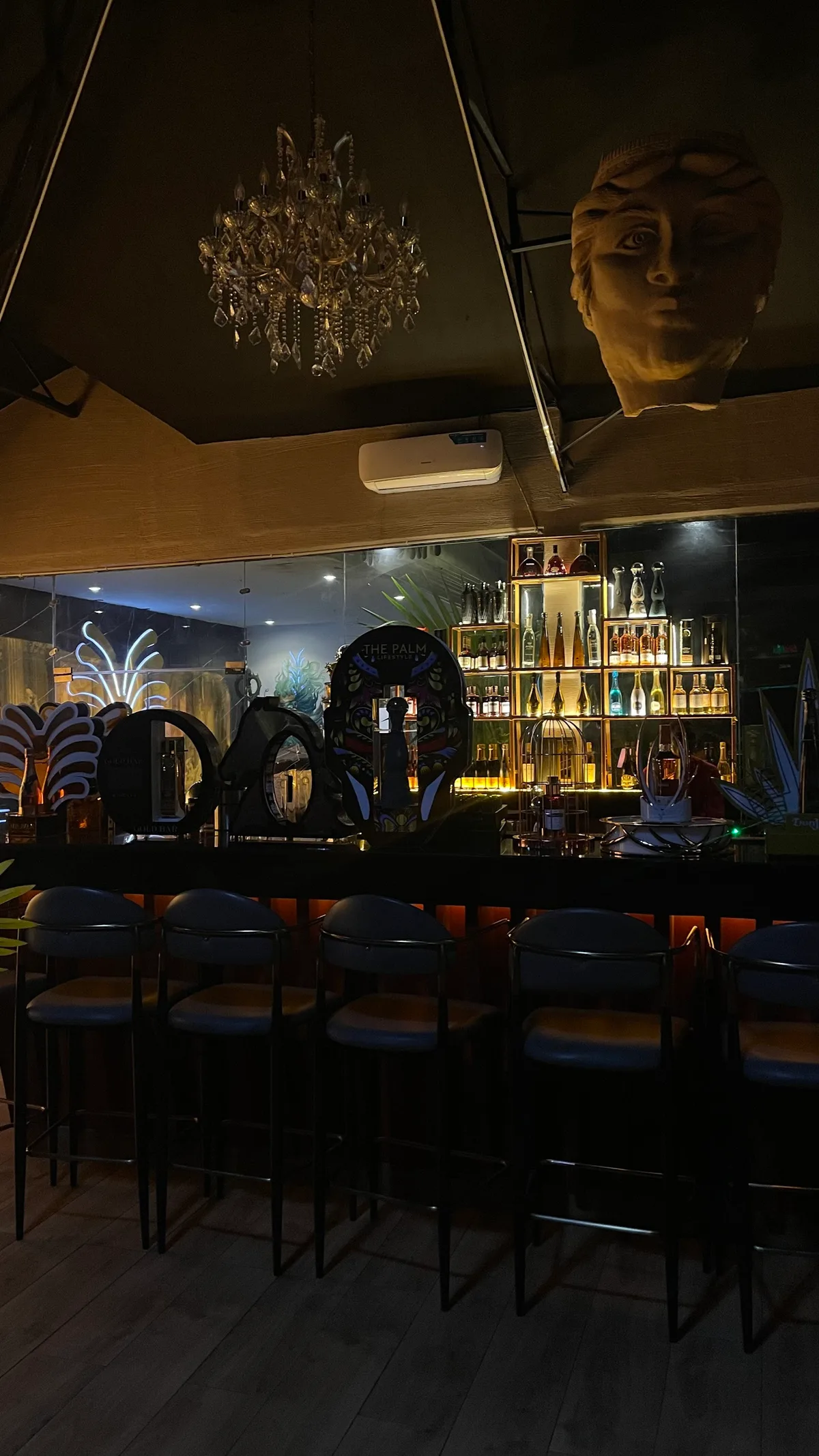 The Palm Resto lounge — photo