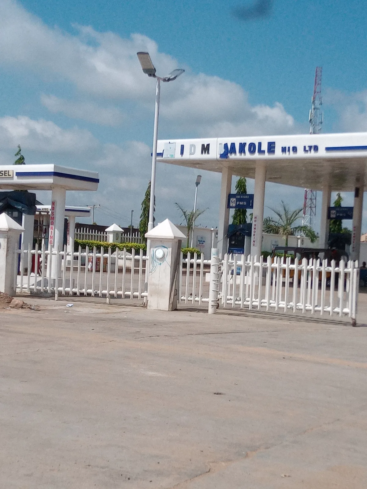 IDM Makole Filling Station Along Maiduguri Damaturu Express Way. — photo