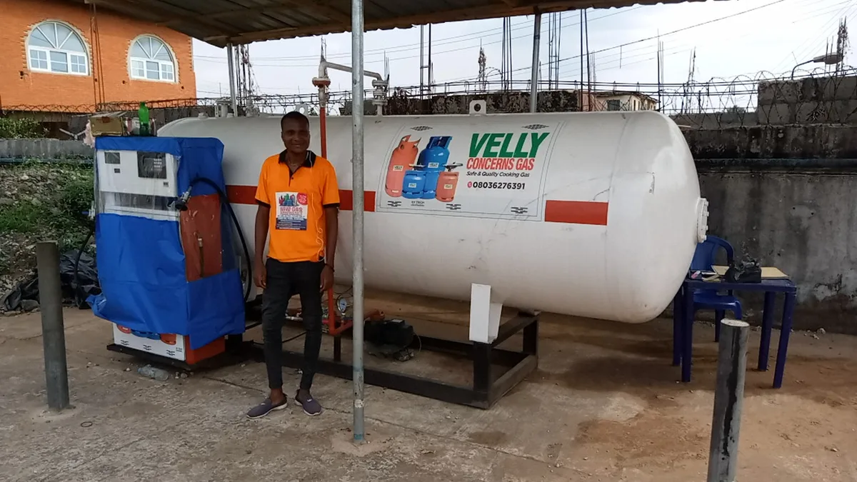 Velly Concerns Gas Station Orji — photo