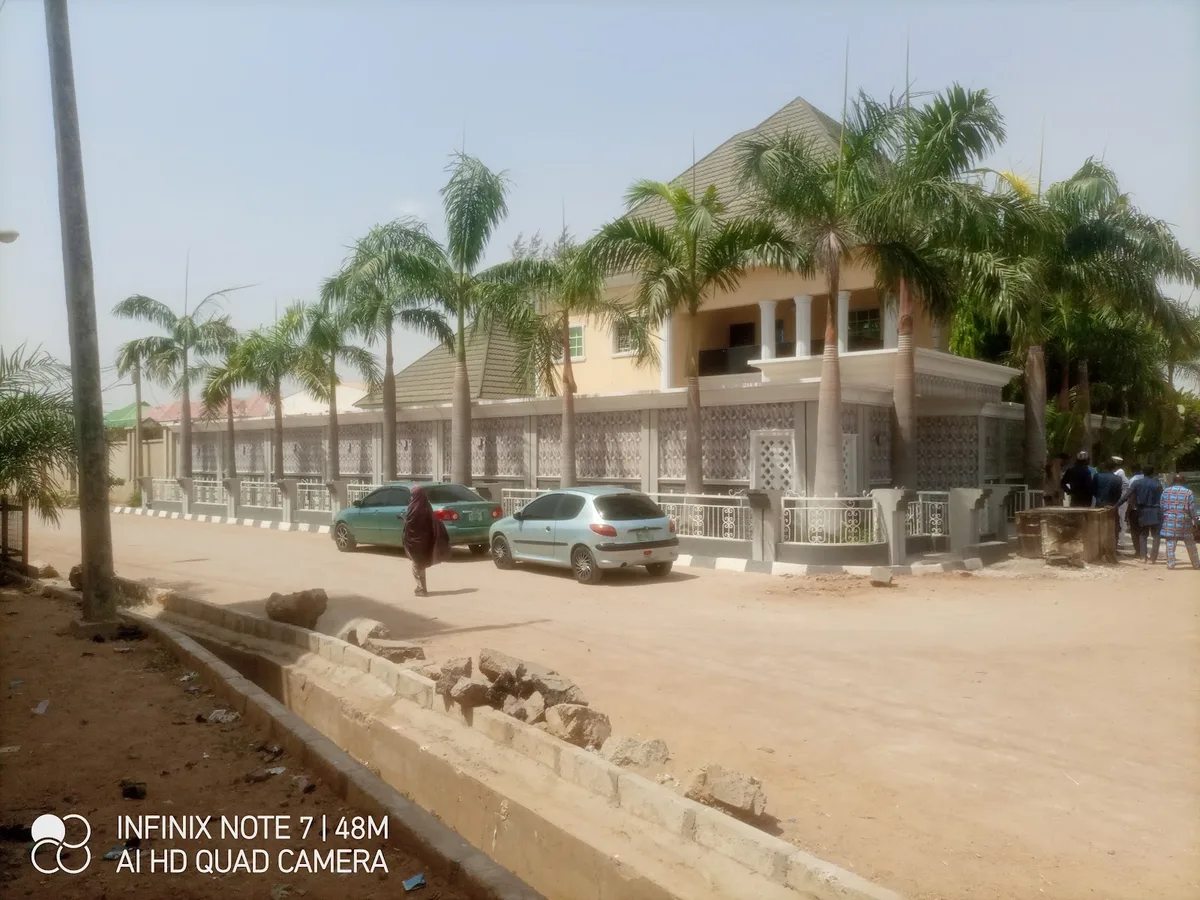 MAIZARE ESTATE AGENCY — photo