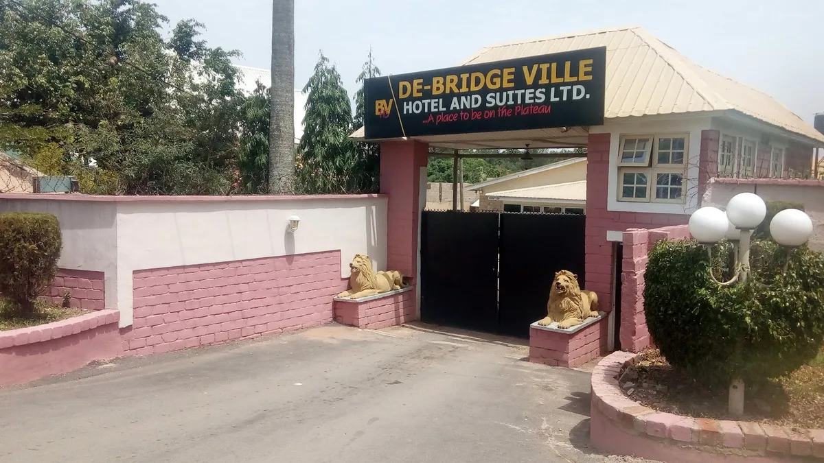De Bridge Bar & Club — photo