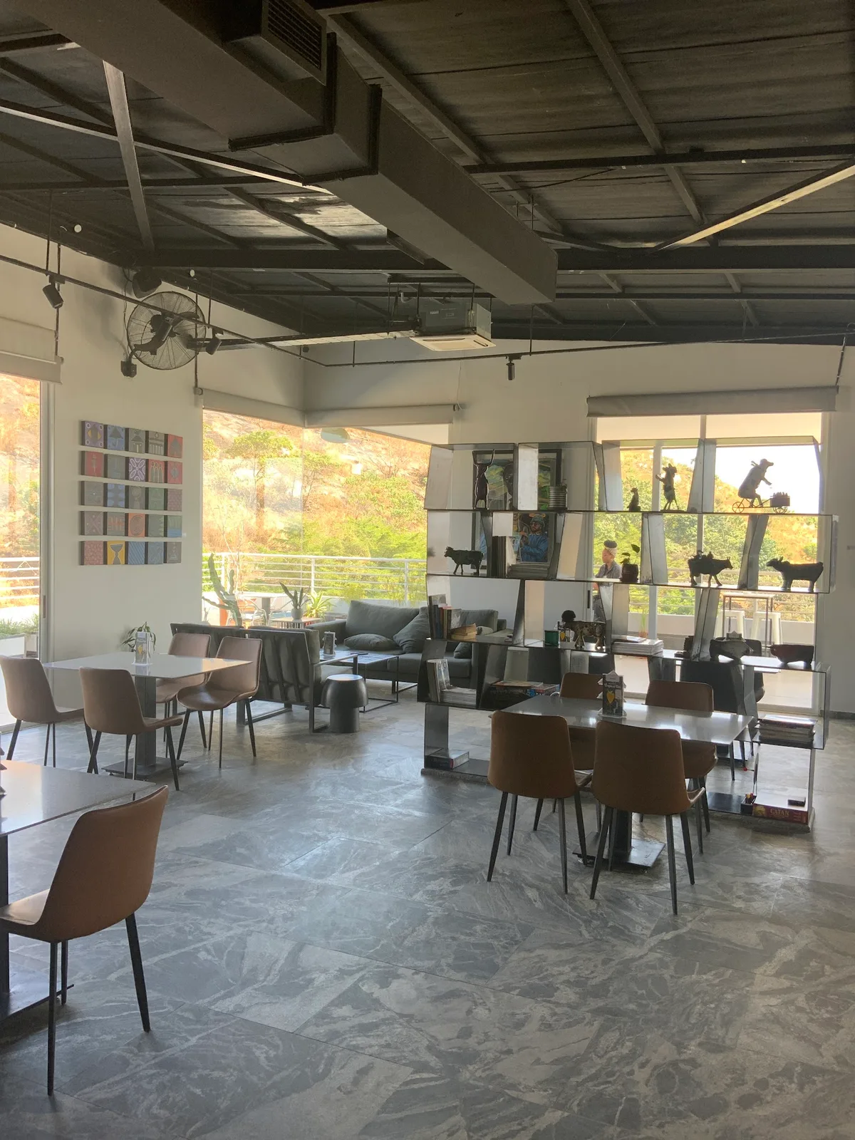 Moeshen Cafe Bar — photo