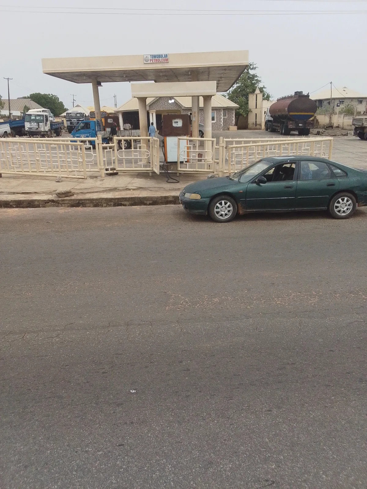 Towobola Filling Station — photo