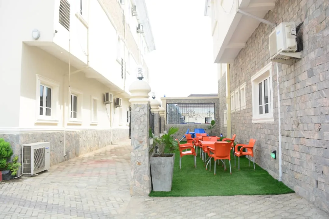 Zirconia Hotel — photo