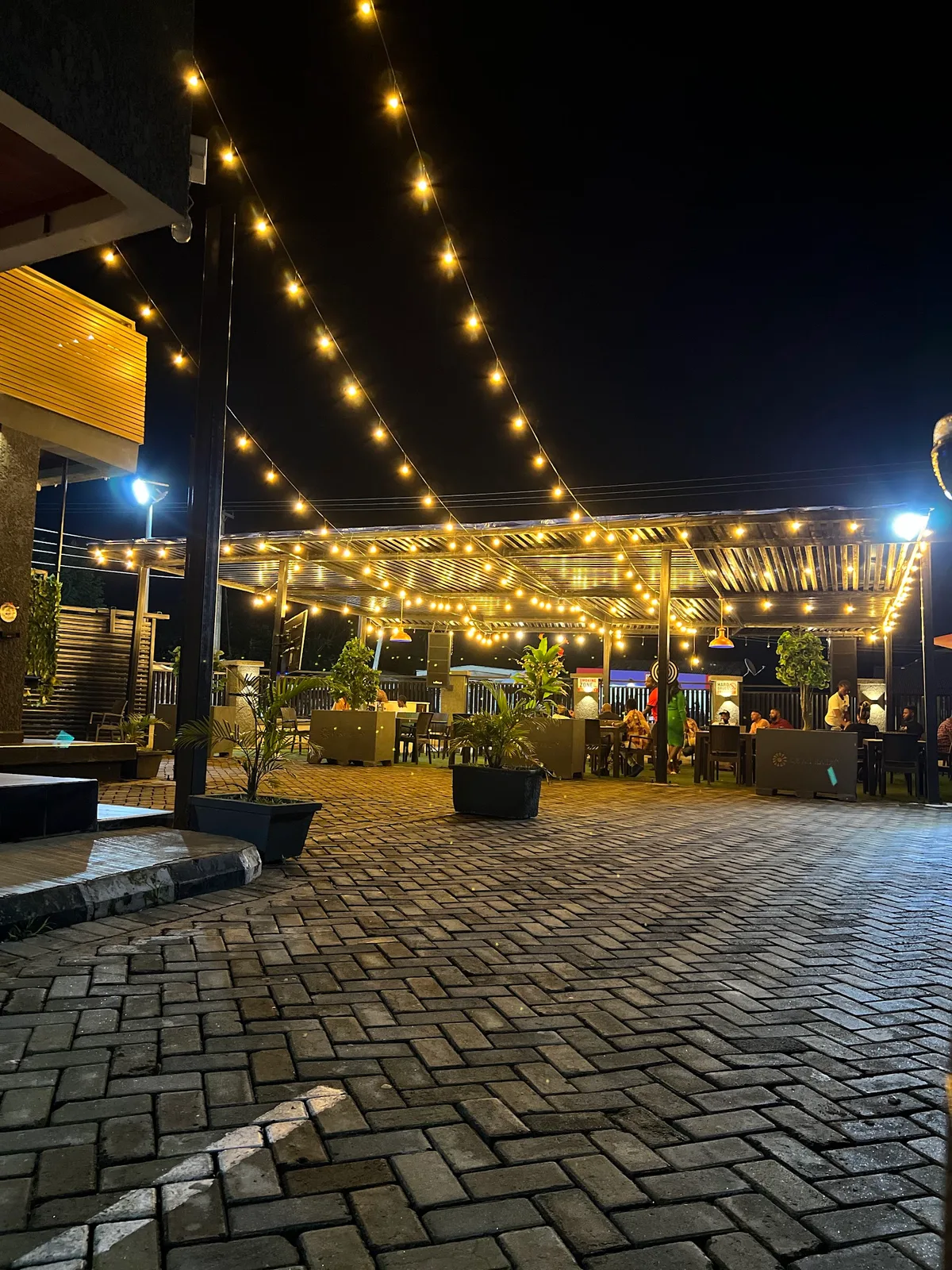Central Café X Club Enclaves — photo