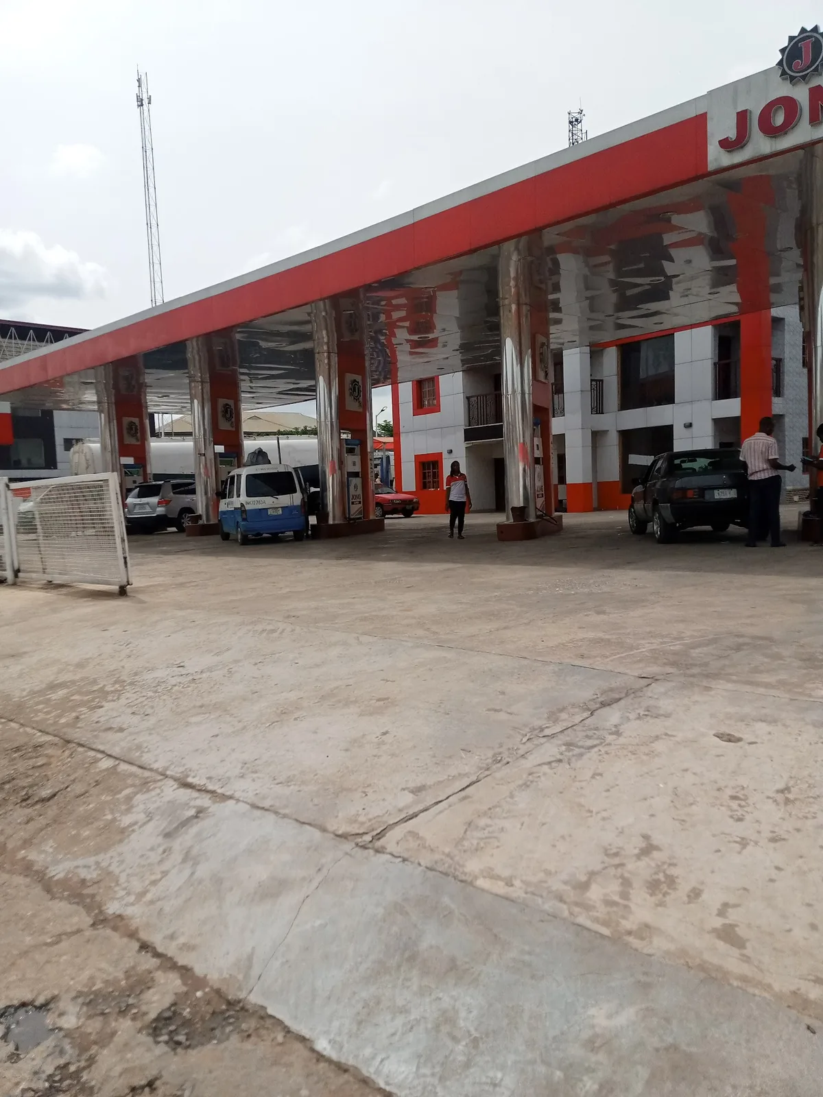 Jong Filling Station MCC Road Owerri — photo