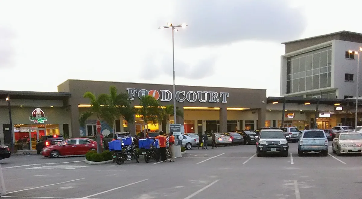 Circle Mall — photo