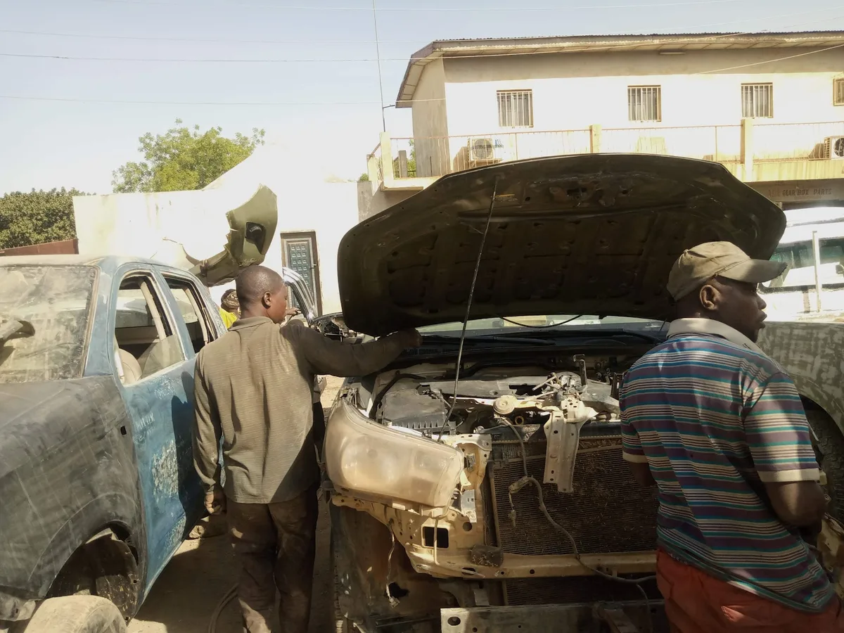 Alh Musa Arushe mechanic all Kang of gear box — photo