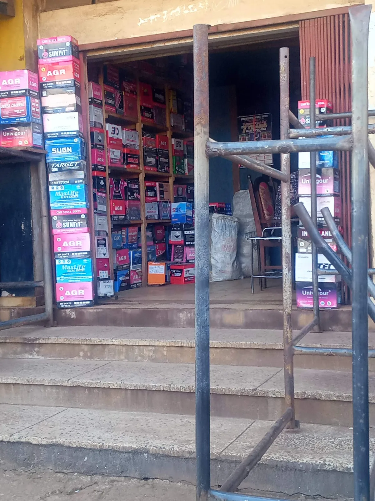 COAL CAMP MOTOR SPARE PARTS MARKET — photo