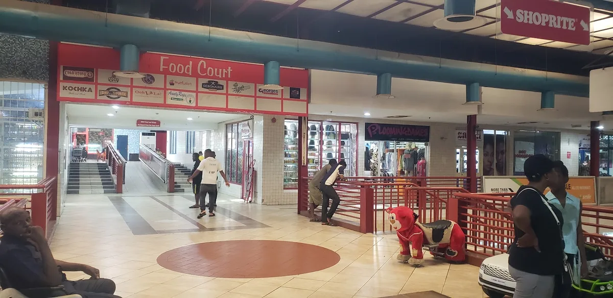 Adeniran ogunsanya Shopping Mall — photo