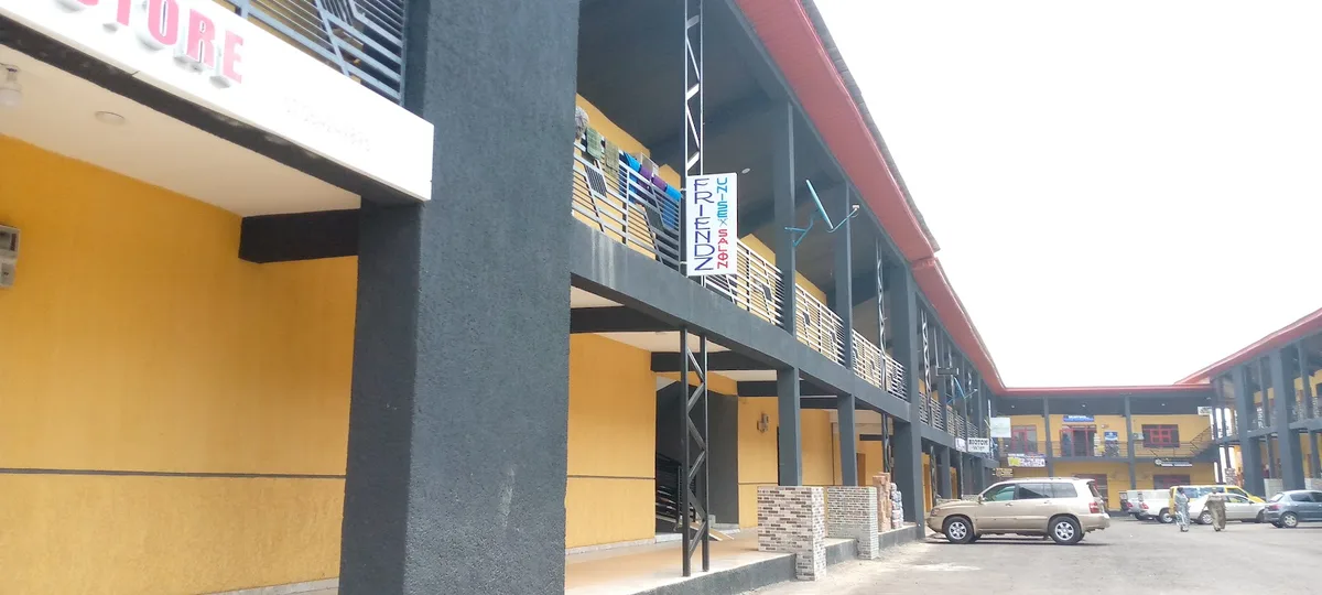 Charis Shopping Complex — photo