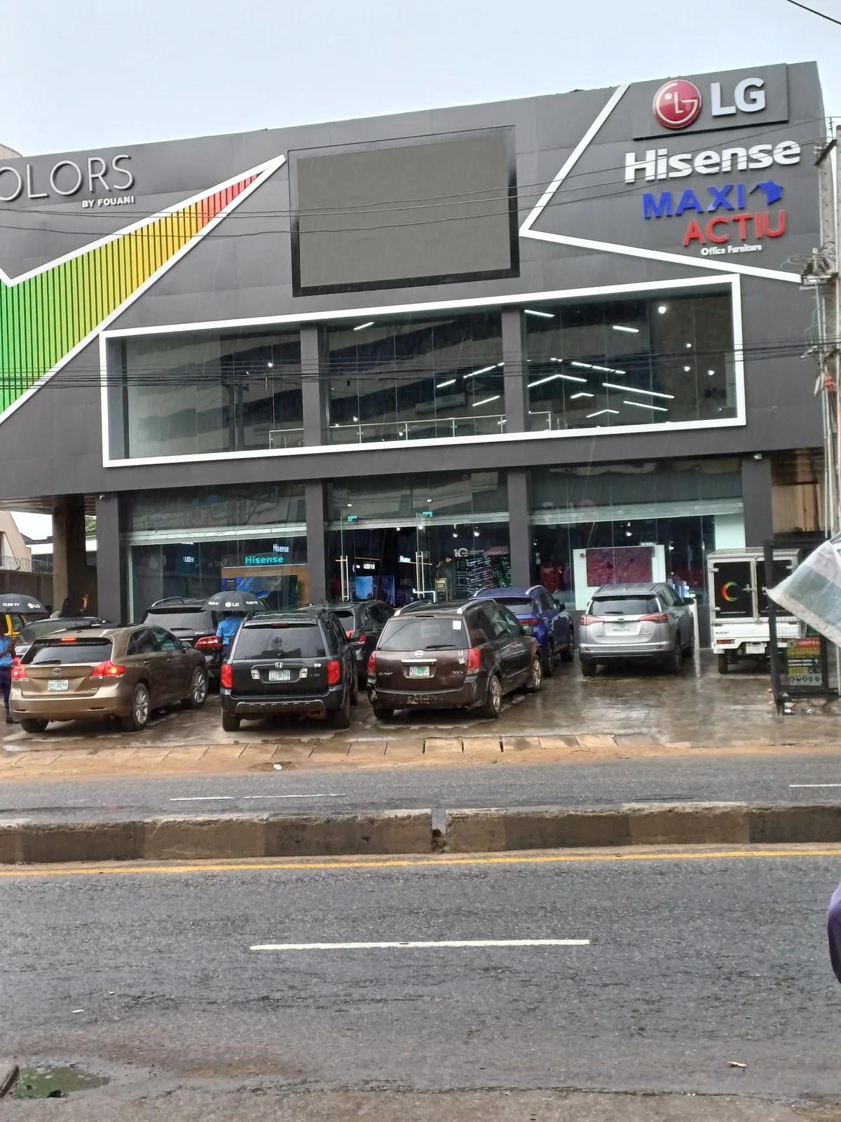 LG Electronics store — photo
