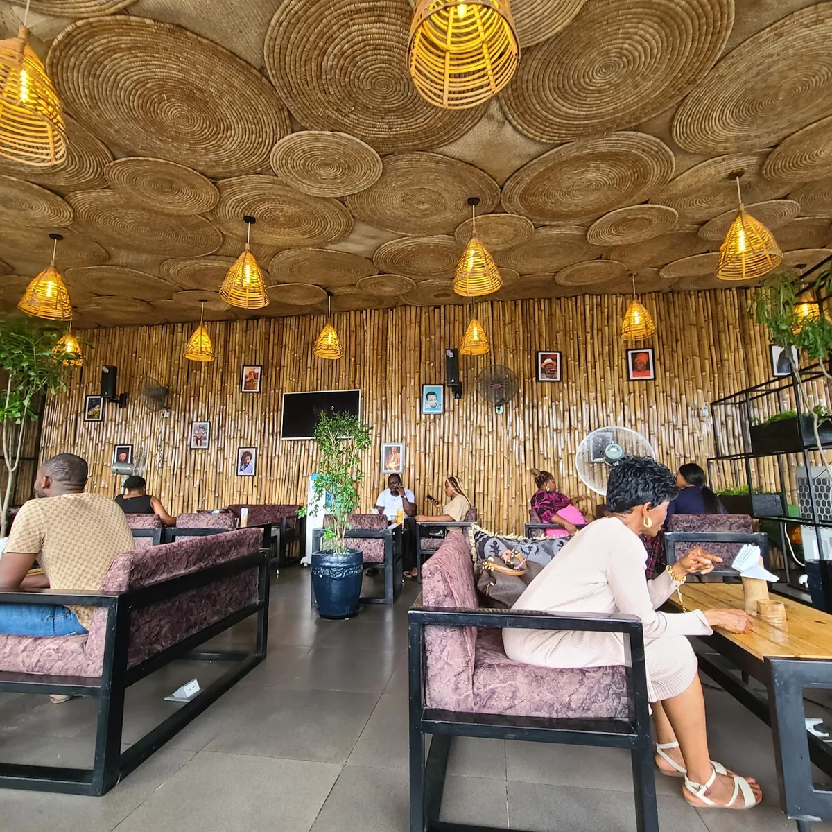 OBIRI RESTAURANT & LOUNGE — photo