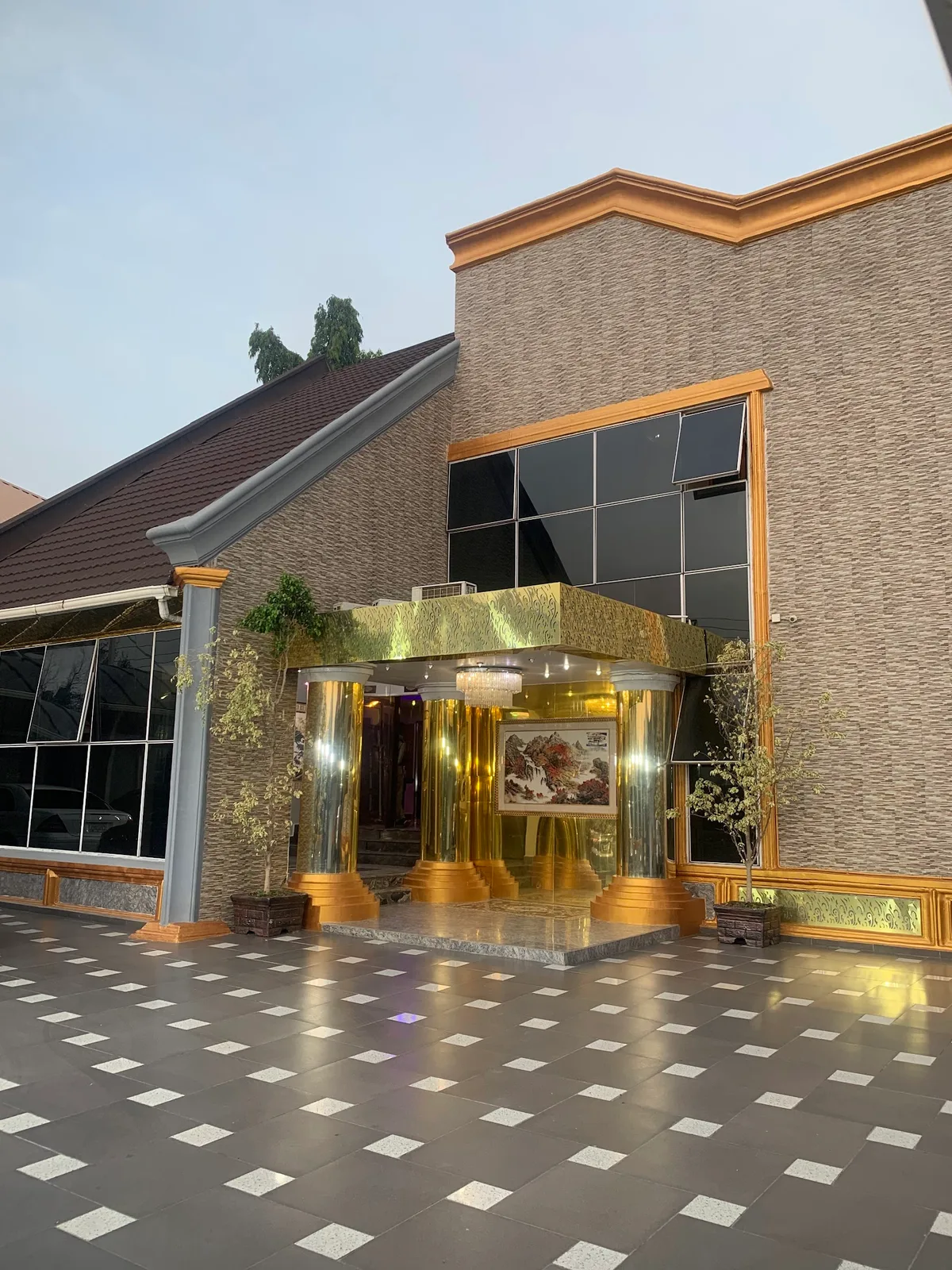 E-Suites Luxury Hotel — photo
