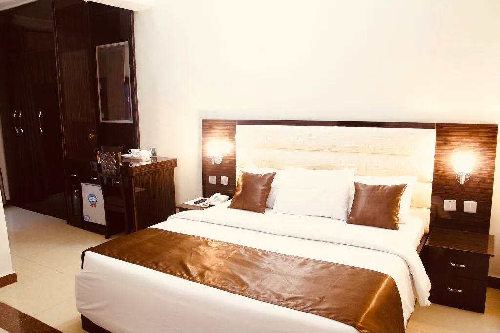 E-Suites Luxury Hotel photo 6