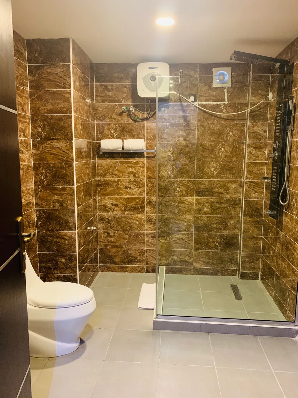 EE 29 Hotel & Suites photo 5