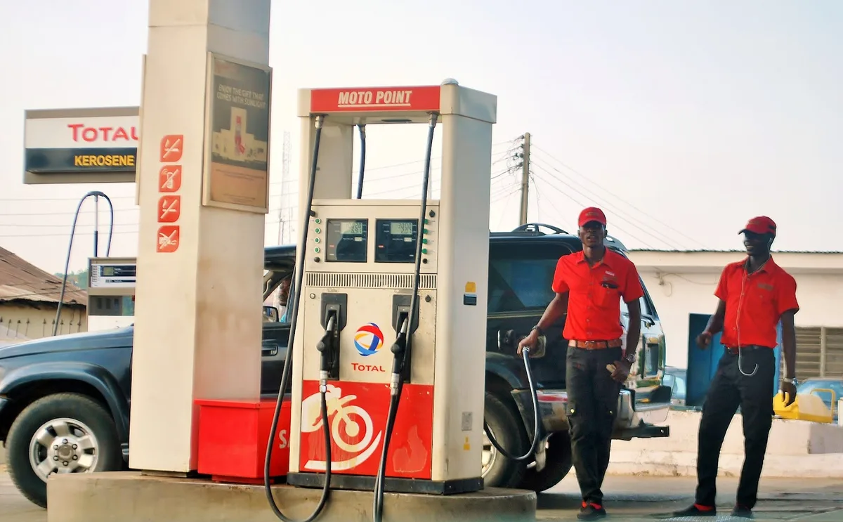 U Sanda petroleum Station. — photo