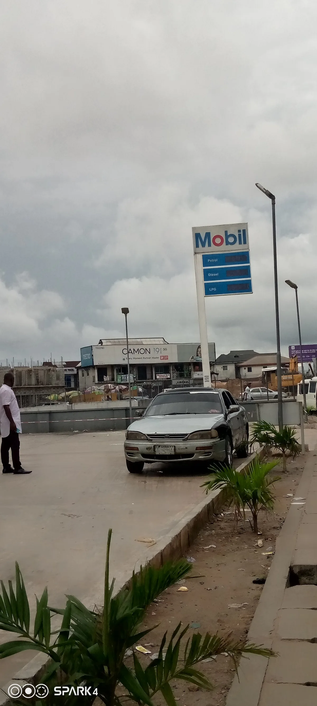 Mobil Filling Station — photo