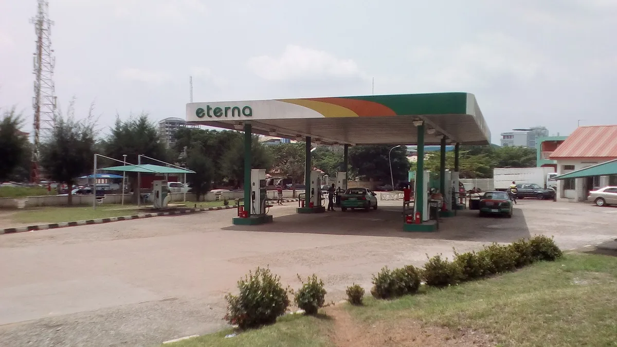 Eterna Filling Station — photo