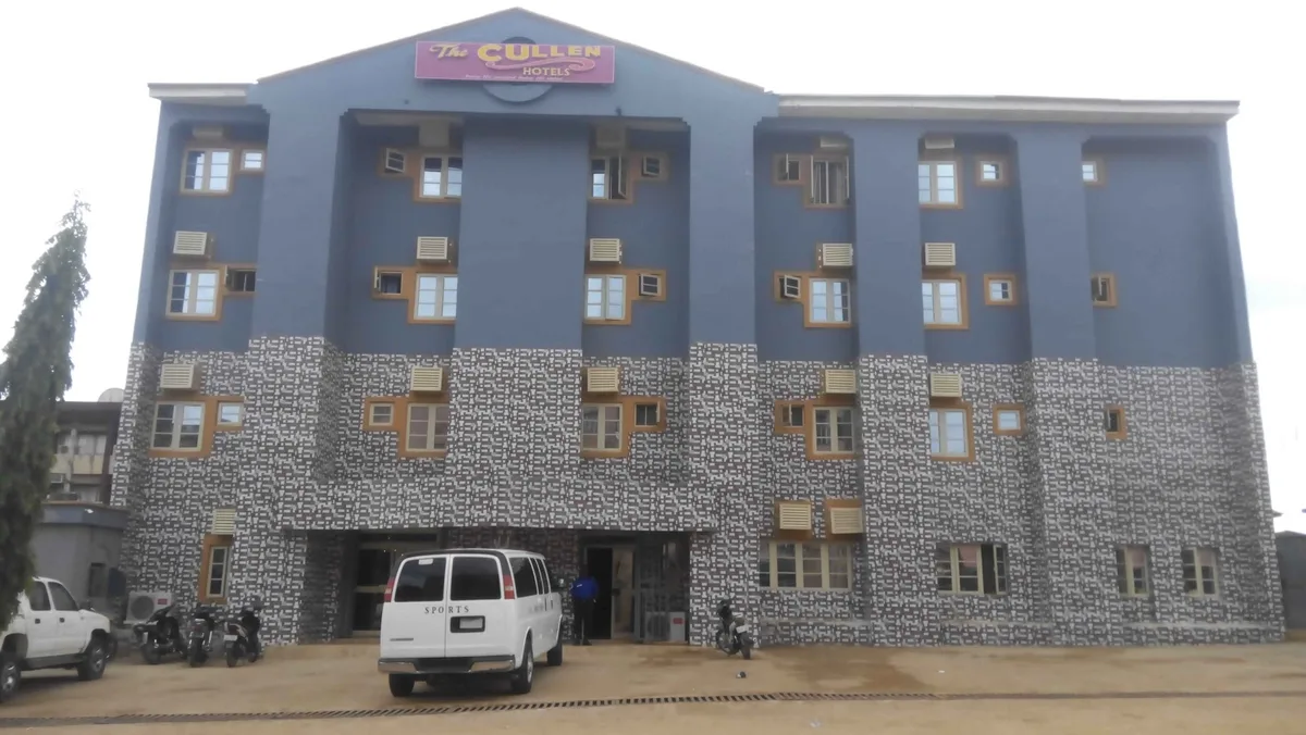 The Cullens Hotel — photo