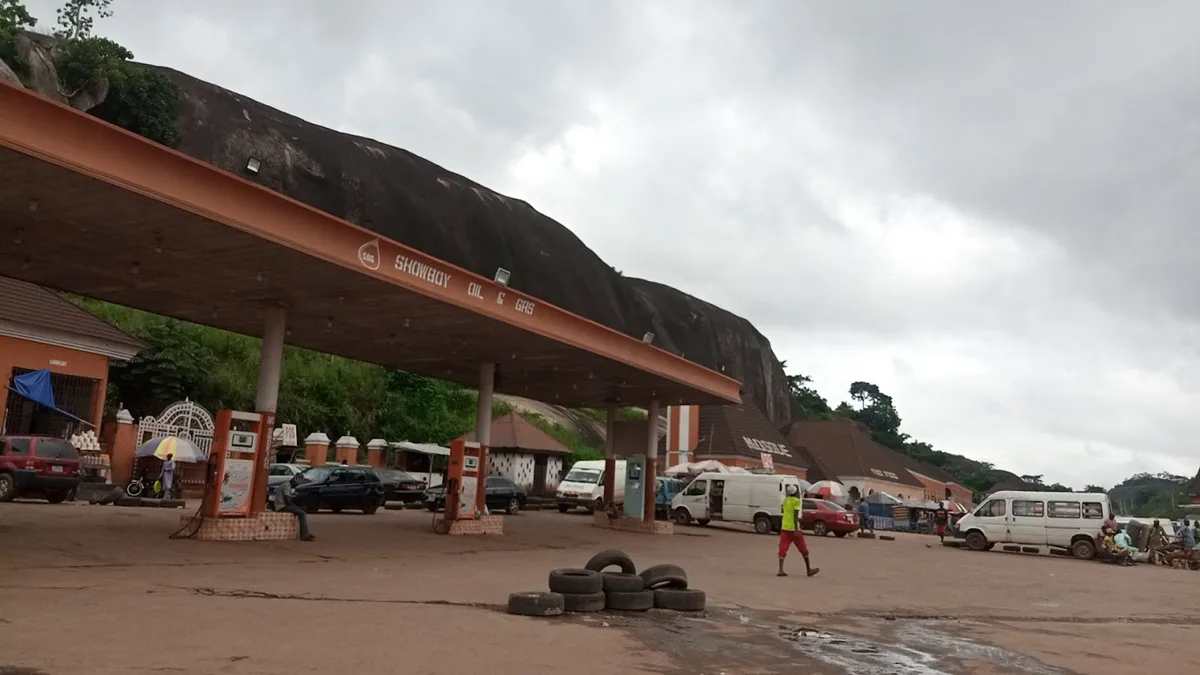 Showboy Petrol Station — photo