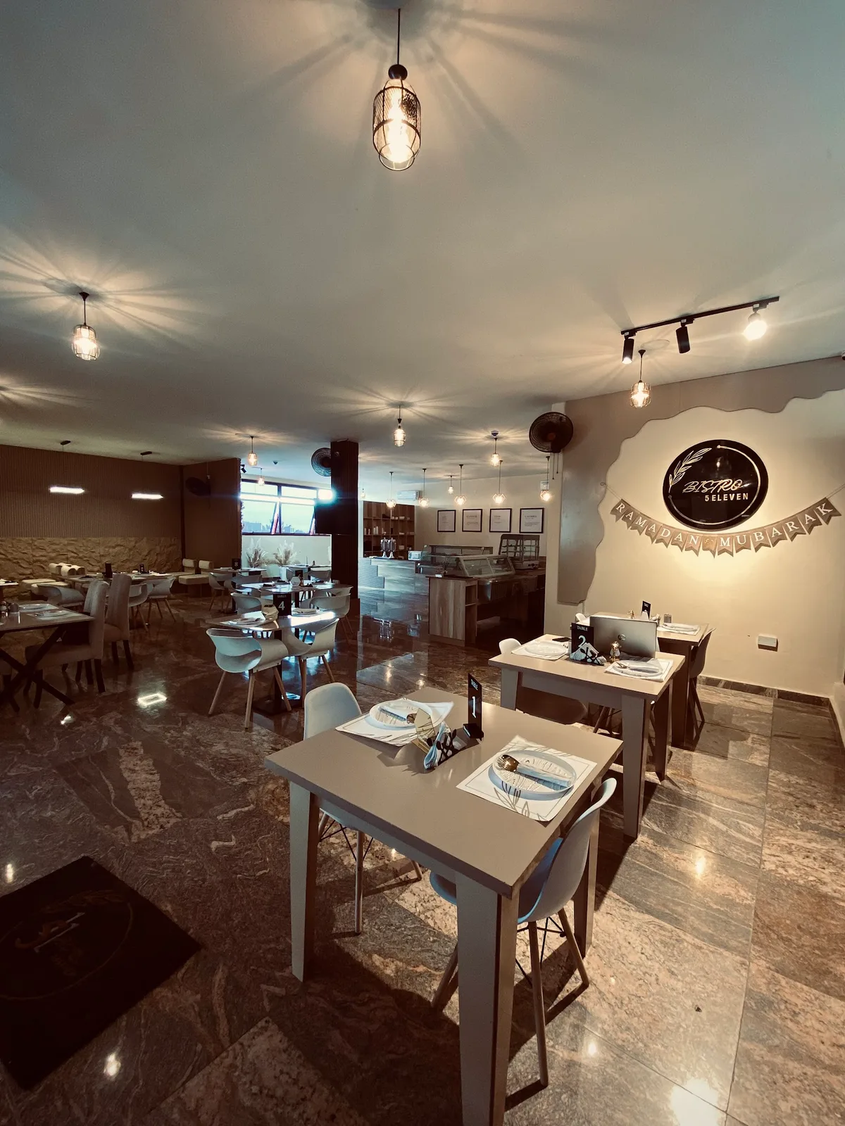 5Eleven Bistro — photo