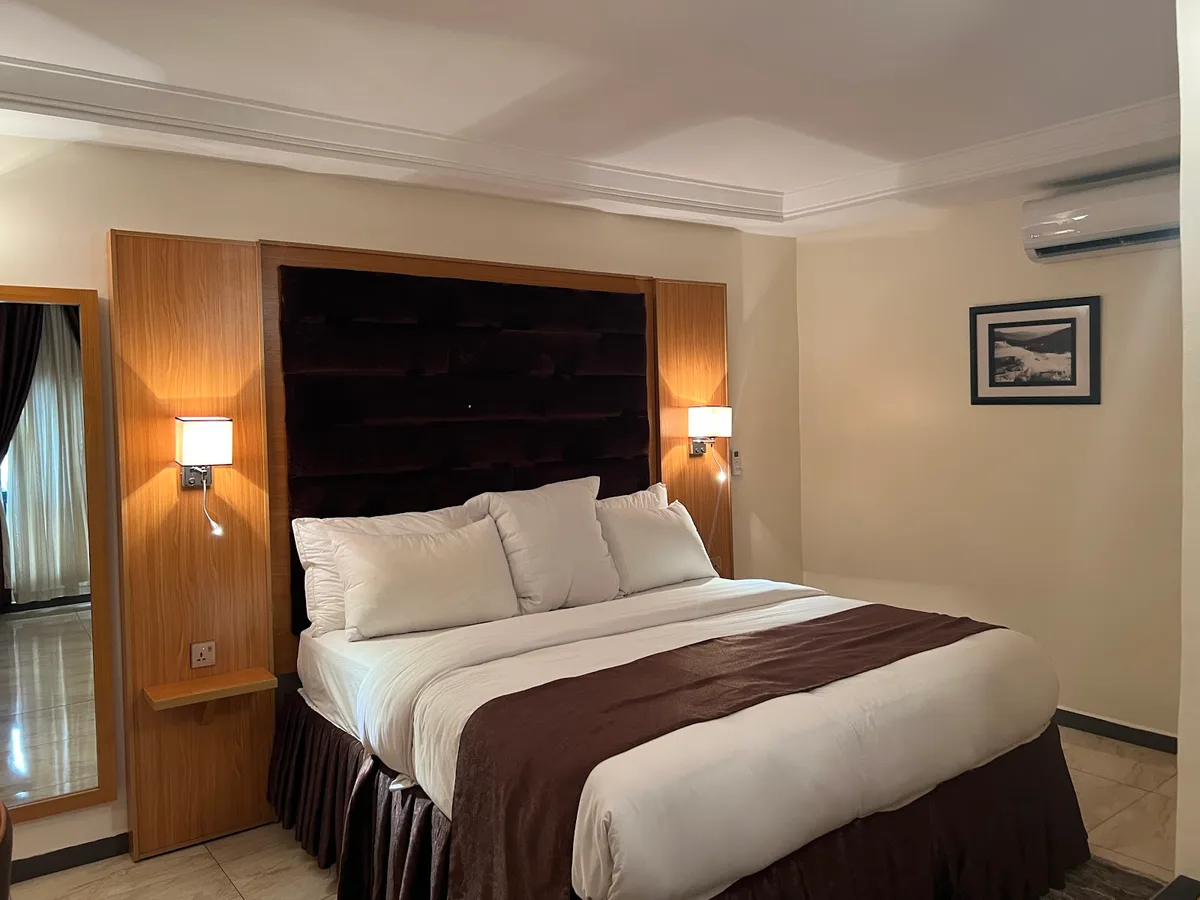 Sparklyn Hotels & Suites photo 2