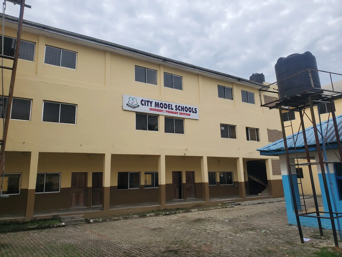School — photo